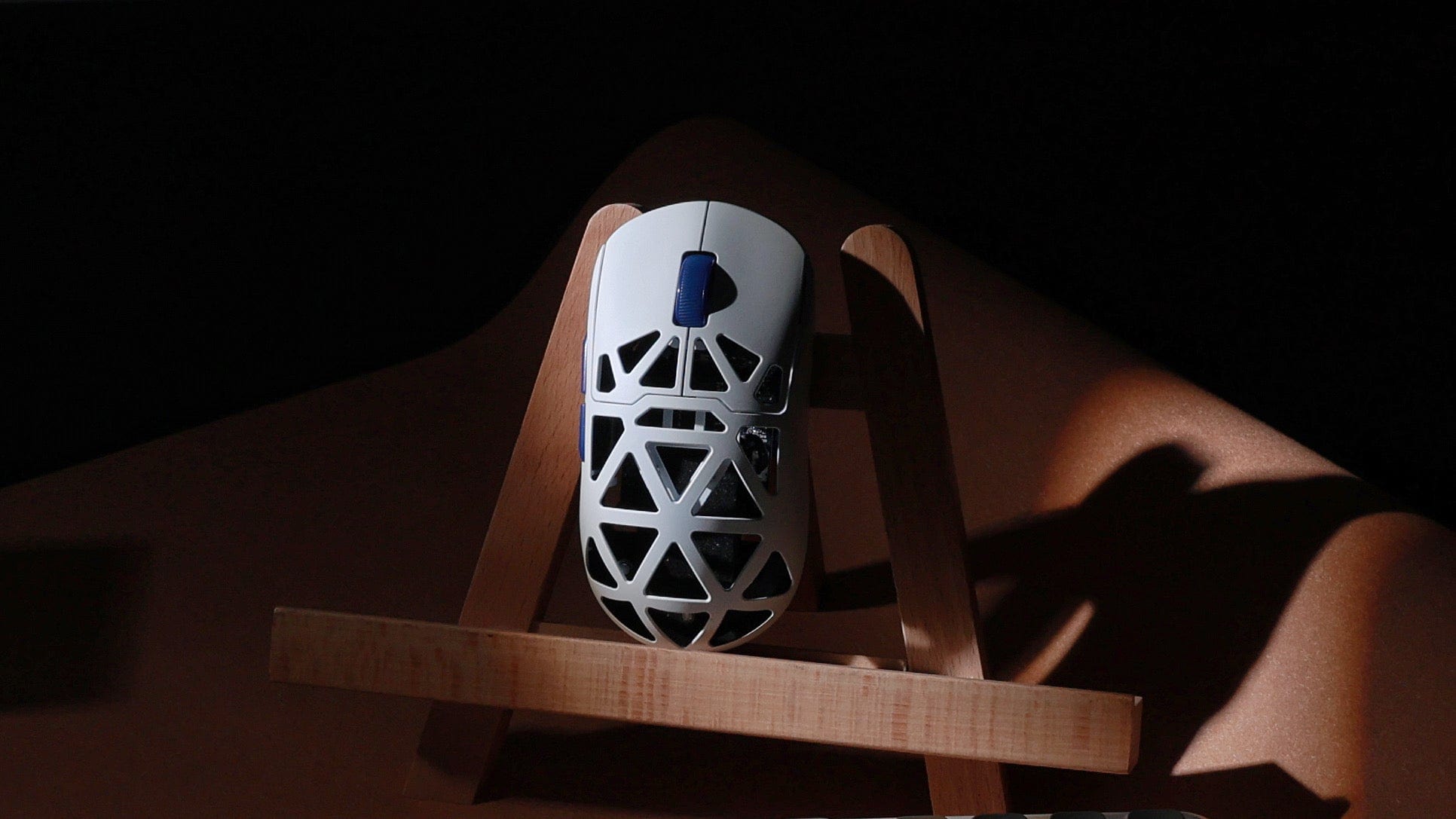 Lightweight Wireless Mice